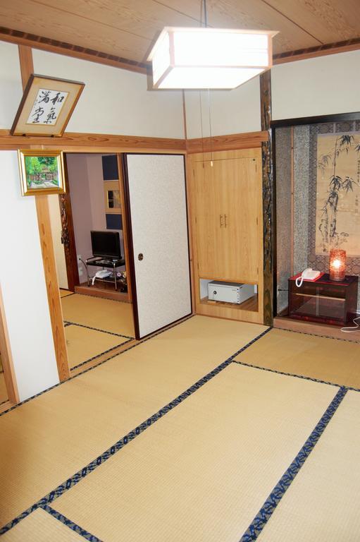 يوفو Ryokan Tsuruya Intaku الغرفة الصورة